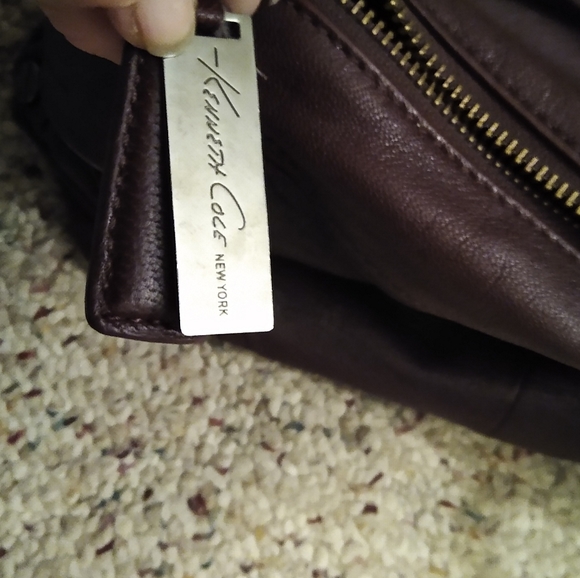 Cute Kenneth Cole purse - Picture 2 of 8